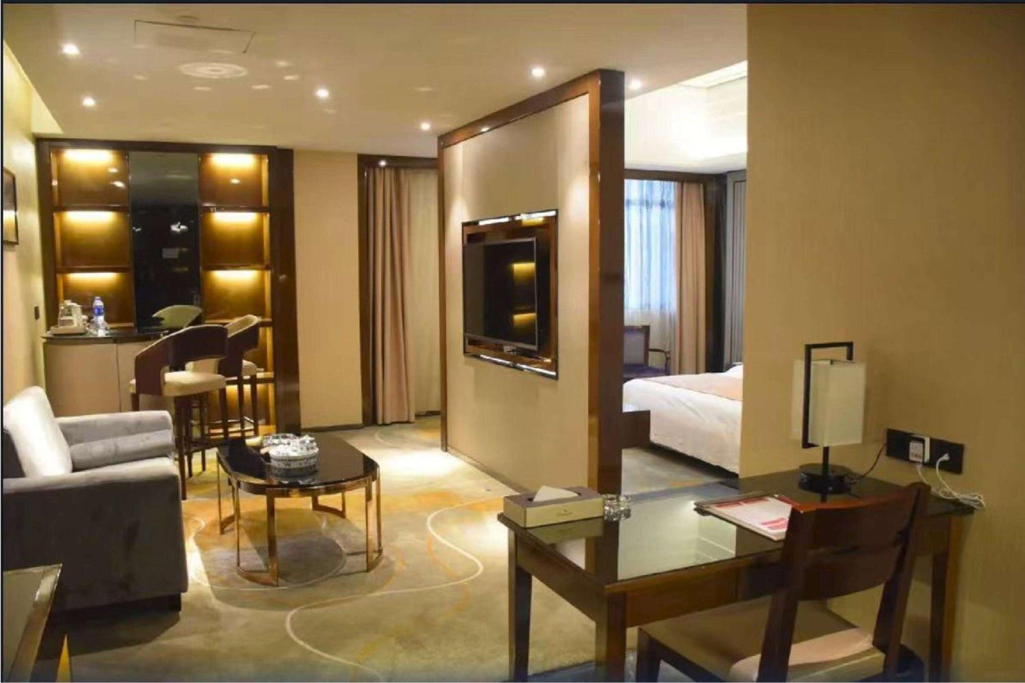 Ramada Foshan Hotel Εξωτερικό φωτογραφία