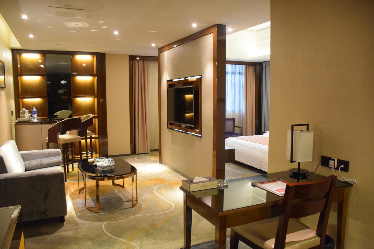 Ramada Foshan Hotel Εξωτερικό φωτογραφία